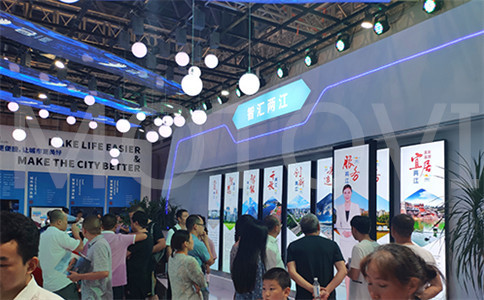 实时互动，灵动展示 互动滑轨屏如何引领数字文化新体验